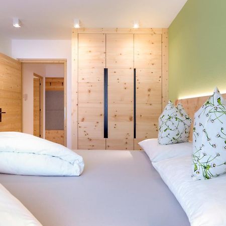 Altmessnerhof Apartment Dobbiaco Bagian luar foto