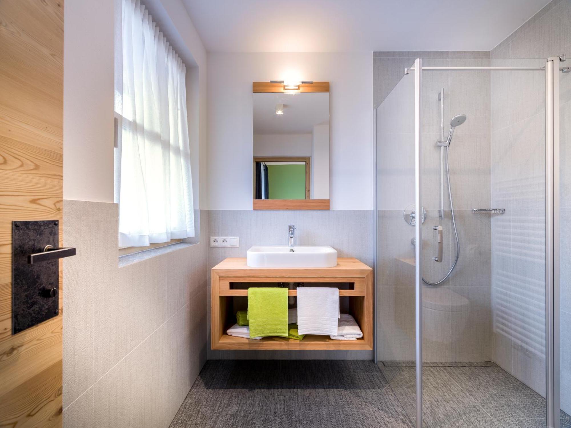 Altmessnerhof Apartment Dobbiaco Bagian luar foto