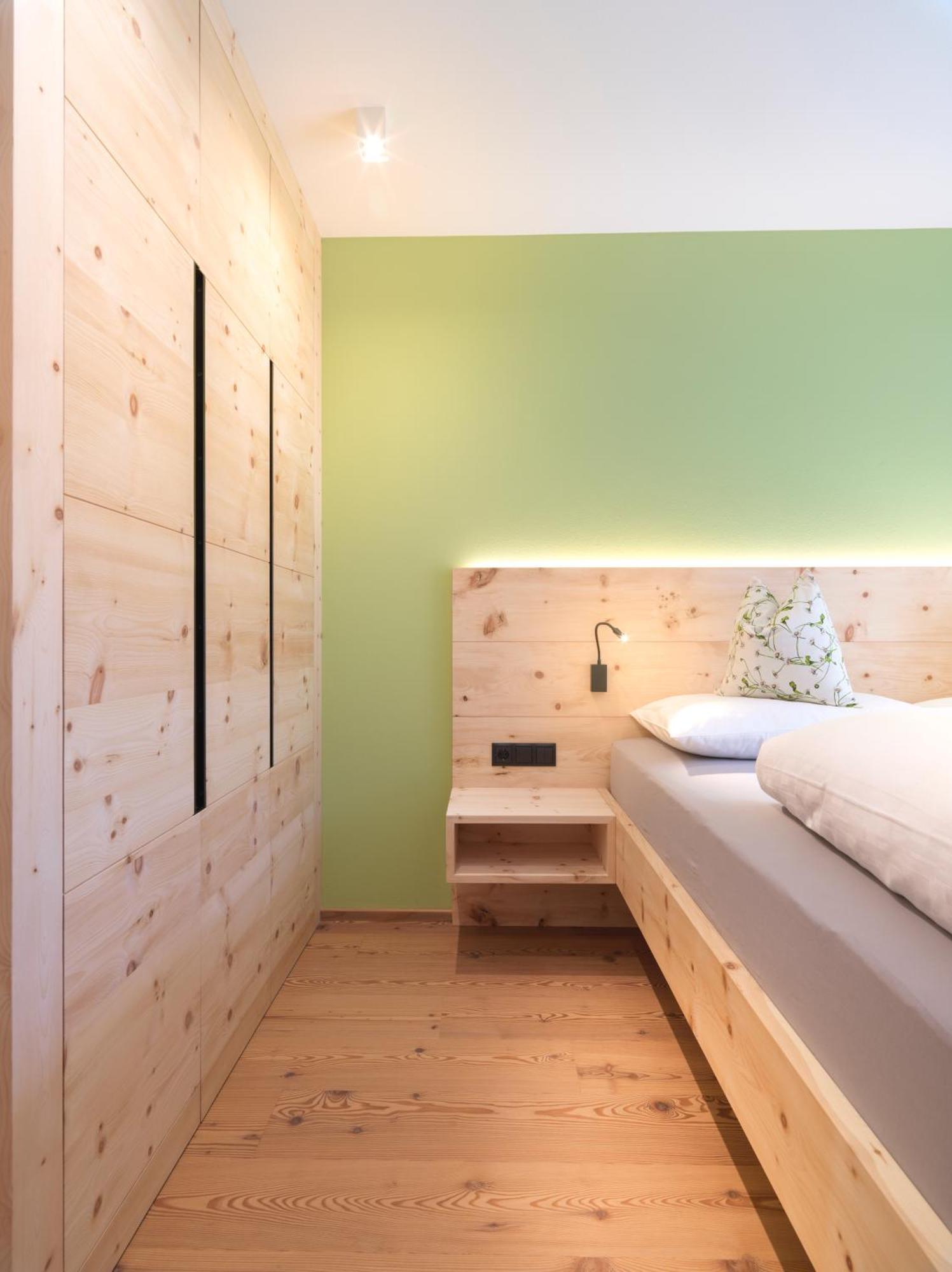 Altmessnerhof Apartment Dobbiaco Bagian luar foto