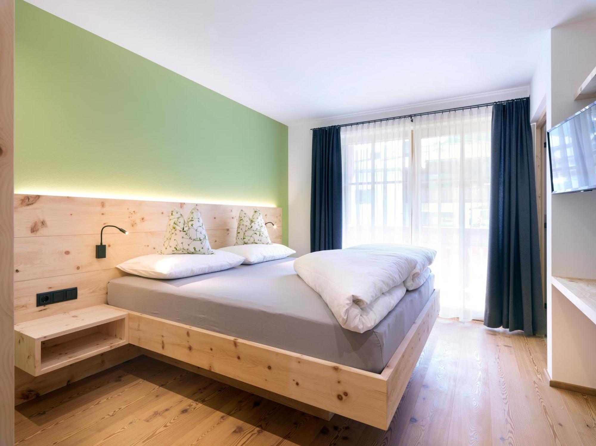 Altmessnerhof Apartment Dobbiaco Bagian luar foto