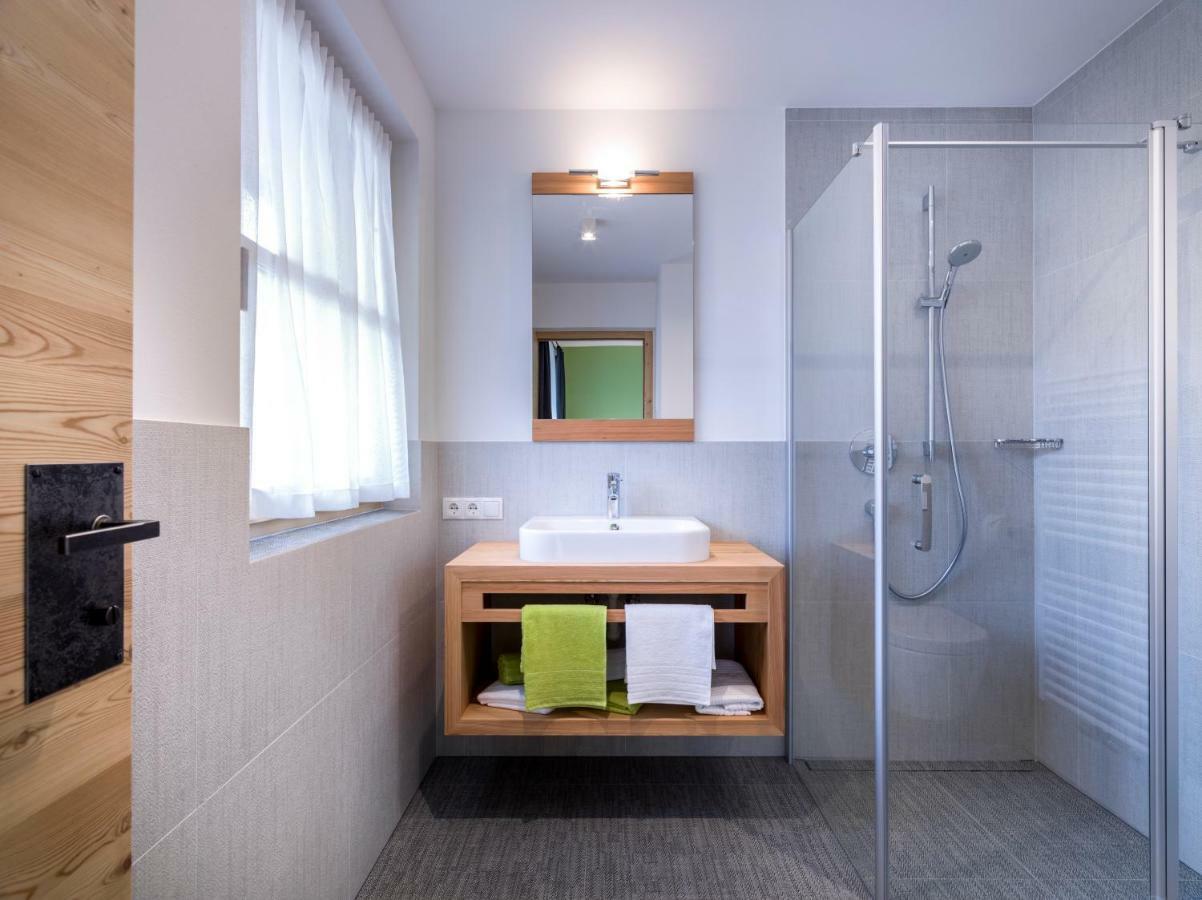 Altmessnerhof Apartment Dobbiaco Bagian luar foto